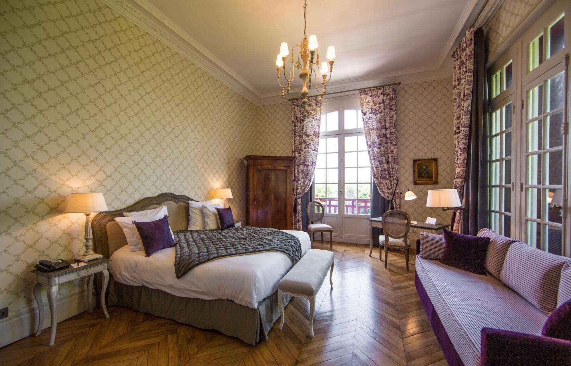 Le Chateau De La Tour Gouvieux Luaran gambar