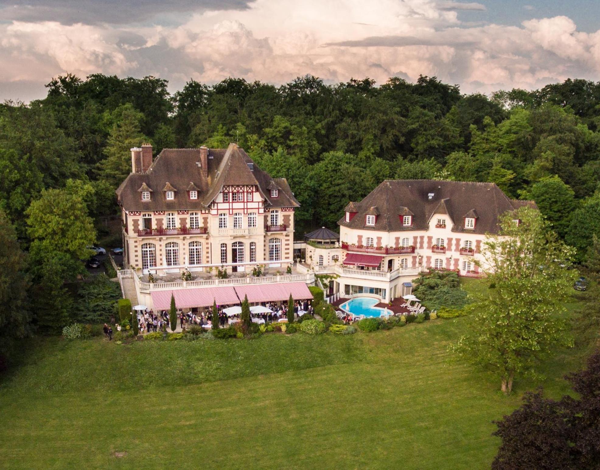 Le Chateau De La Tour Gouvieux Luaran gambar